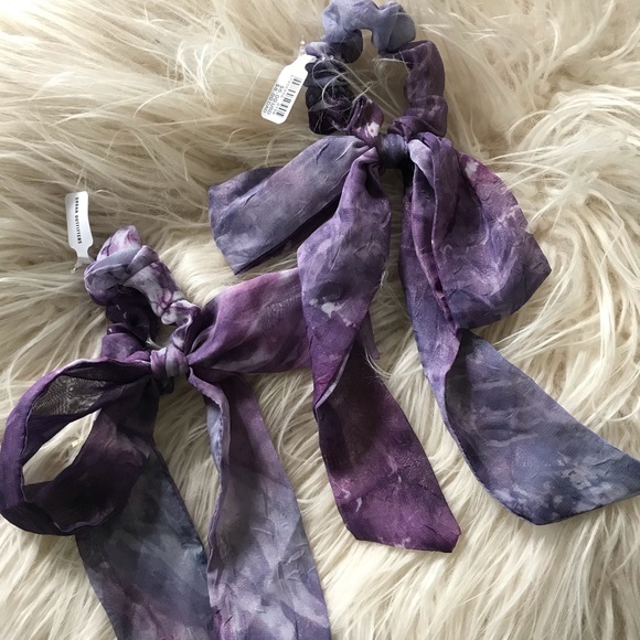 UO Ribbon Scrunchie Set - Picture 1 of 1